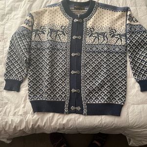 Men’s Blue Norwegian ski sweater with reindeer, size large.